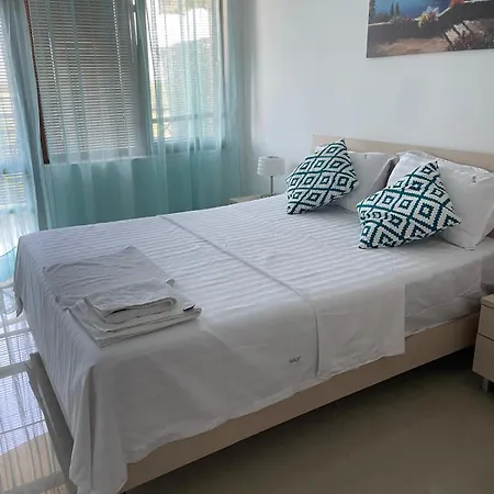 M&v House * 발치크